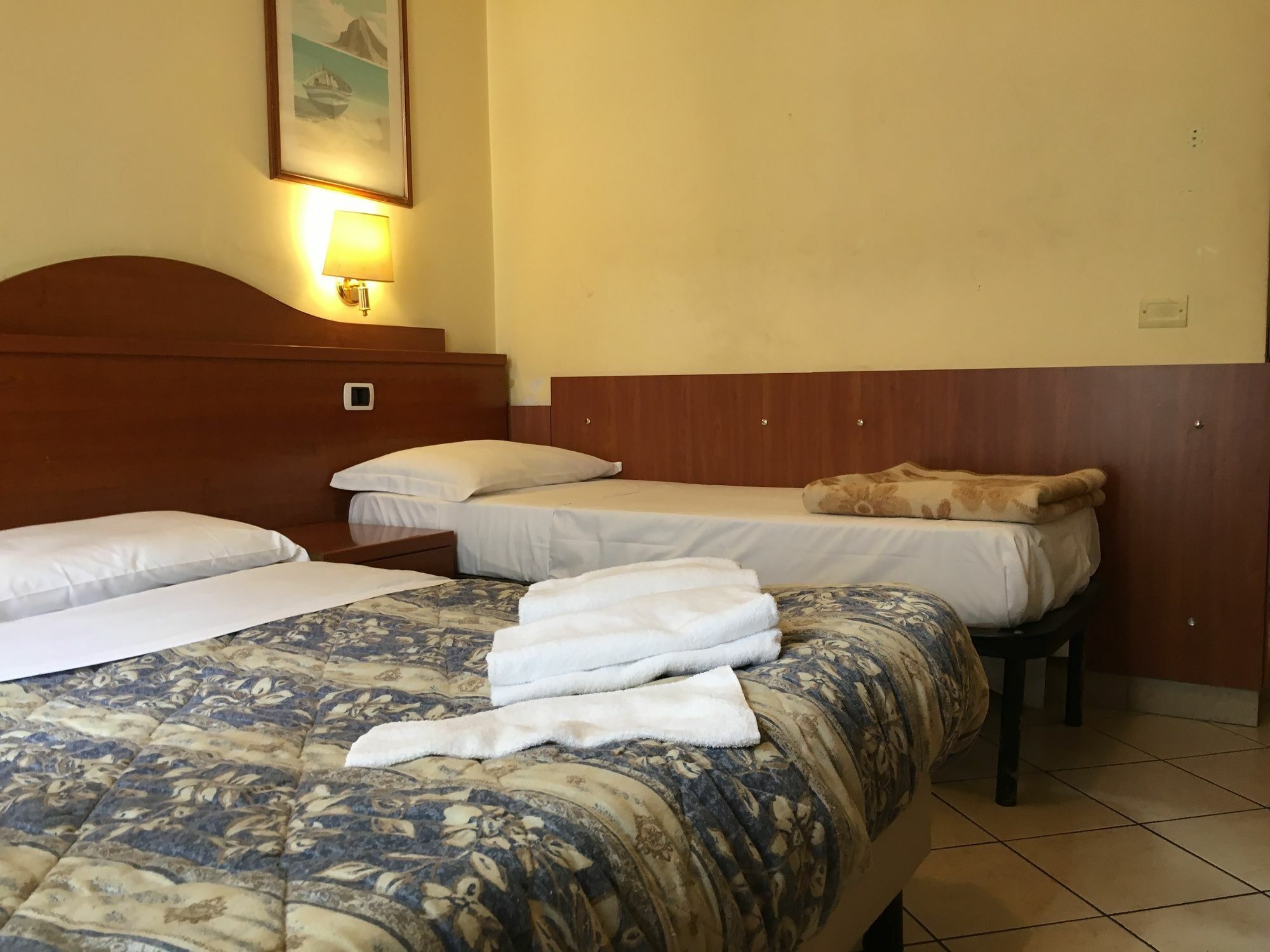 Hotel Rome Terminal House Exterior foto